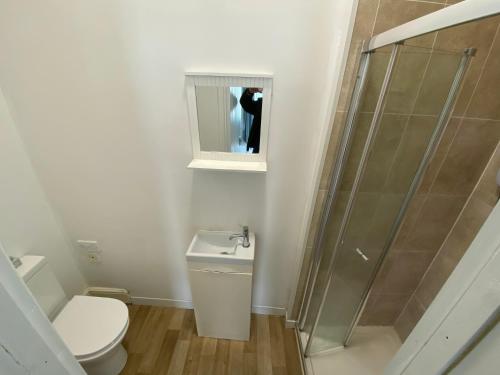 Bilik mandi di The Bay En-suite Room