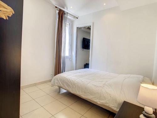1 Bedroom Notre Dame 2 mins from Croisette and the Palais AC 225