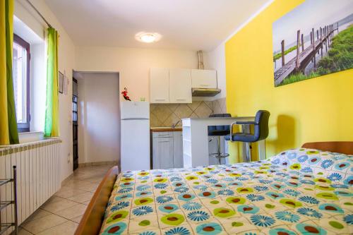 Dapur atau dapur kecil di Apartments Edo