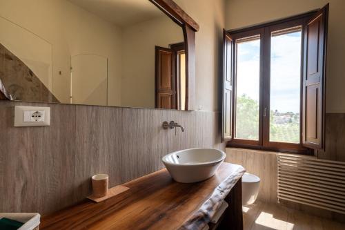 A bathroom at Agriturismo Emidio Pepe