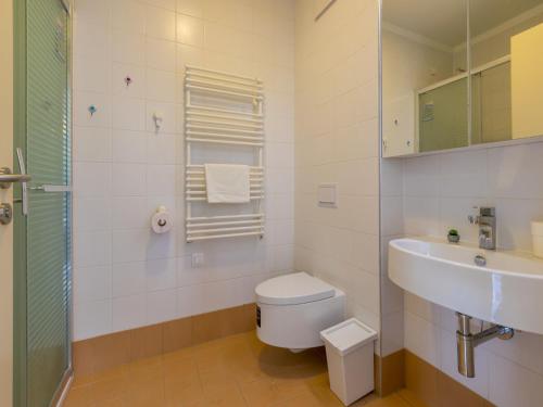 Bilik mandi di Apartments MB