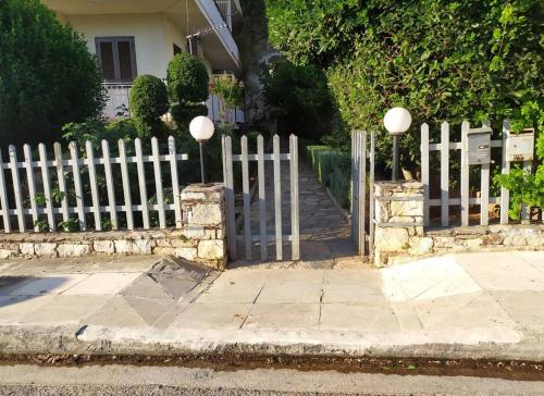 Φωτογραφία από το άλμπουμ του Homeyfeel Stay Sea 1 - Modern studio next to the sea! στο Πόρτο Ράφτη