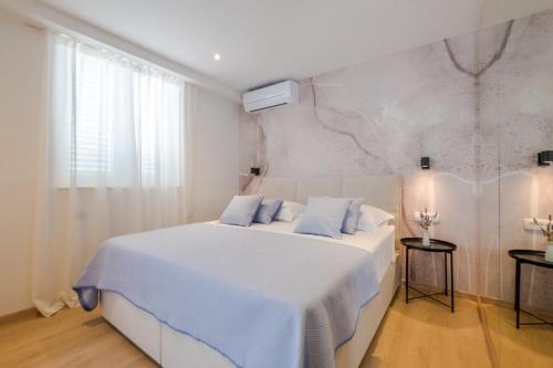 Posteľ alebo postele v izbe v ubytovaní Dubrovnik airport - Moonlight rooms
