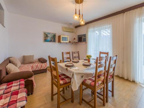 Apartments Biserka