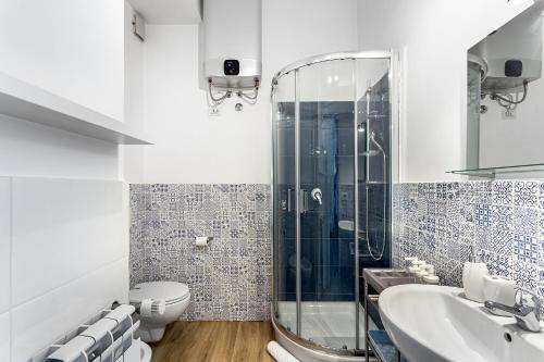 A bathroom at True Blue Casa Vacanze