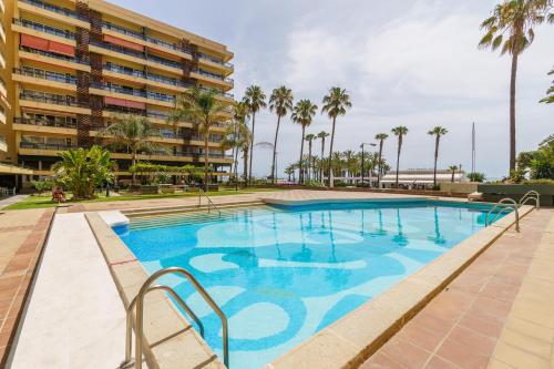 First line , Cosy and Comfortable + Swimming pool