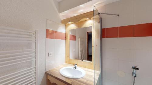 Gallery image of Le Hameau SPA & PISCINE appartement 2 pieces 4pers by Alpvision Residences in Orelle