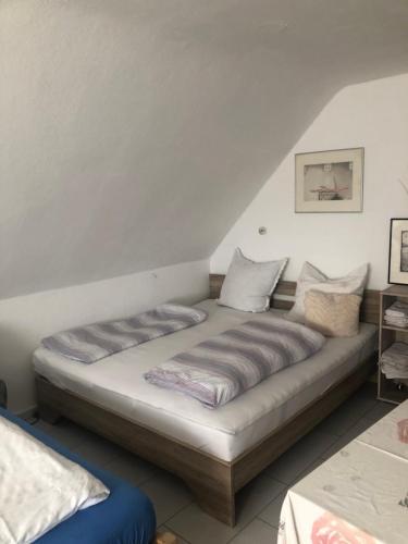 Säng eller sängar i ett rum på Apartment in Duisburg-Rheinhausen
