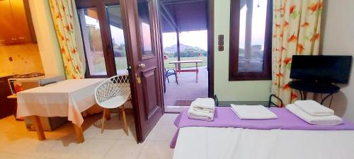 Gallery image of Golden view apartments Myrina Limnos in Mirina
