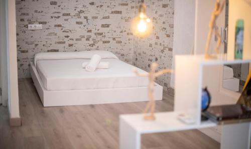 Posteľ alebo postele v izbe v ubytovaní TarracoHomes, TH157 Estudio Contemporáneo Sedassos
