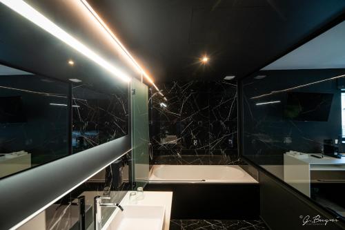 Bagno di Boutique Hôtel, La Cour de la Reine, Rooftop & Bistronomique Restaurant