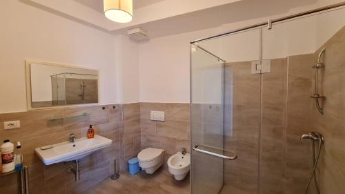 Kamar mandi di Barracuda Apartment