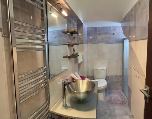 Koupelna v ubytování Lindos Anatoli Luxury Villa
