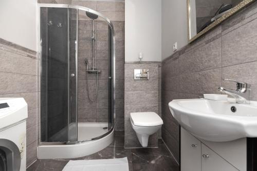 Kúpeľňa v ubytovaní P&O Serviced Apartments - Dionizosa