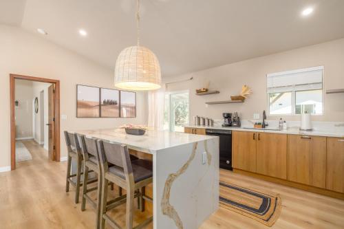 Η κουζίνα ή μικρή κουζίνα στο @Marbella Lane - Charming Tranquil Hideaway