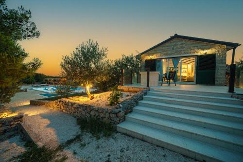 Fotografie z fotogalerie ubytování "The 7th Heaven Garden" Villa v destinaci Vodice