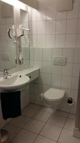 Un baño de Hotel Aquamarin