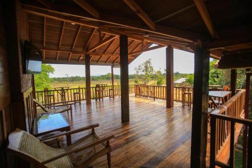 Ban công/sân hiên tại Jungle Hut Resort Sigiriya