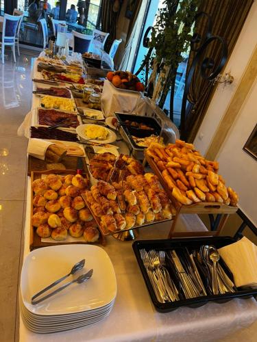 Makanan di atau berdekatan apartmen