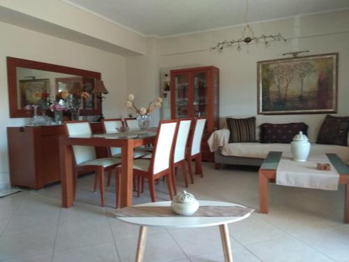 Gallery image of Sweet luxury apartment Peraia in Perea