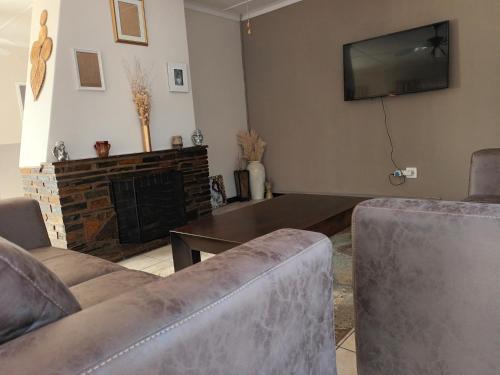 Μια τηλεόραση ή/και κέντρο ψυχαγωγίας στο Lincoln Place, Farningham Ridge
