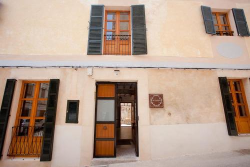 Η πρόσοψη ή η είσοδος του My Rooms Artà Adults Only by My Rooms Hotels TI