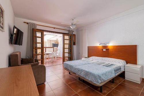 GO2TENERIFE Apart'Elisa Near the beach & Pool view