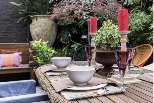Taman di luar Bayside Boutique Retreat- Black Rock, Melbourne.