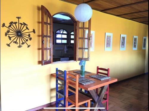 Billede fra billedgalleriet på Casa do Curupira - 3 dormitórios com cozinha e vista incrível perto de Campos do Jordão i Campos do Jordão