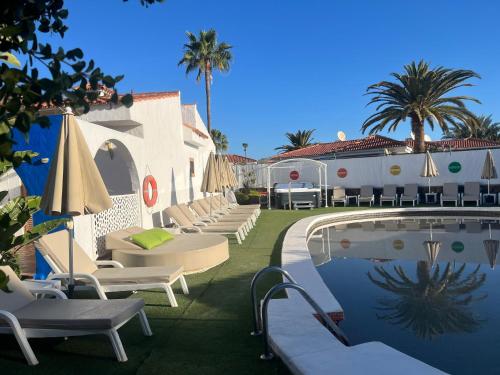 Rainbow Golf Bungalows, Gay Men-only Resort
