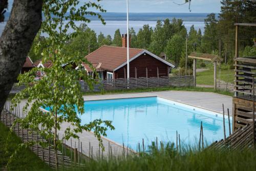 Bazén v ubytování Åsengården Boende & Gästgiveri nebo v jeho okolí