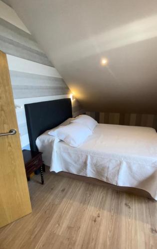 Casa y Apartamento Rural Terra Celta en Salceda de Caselas - Sala Quadrupla Standard