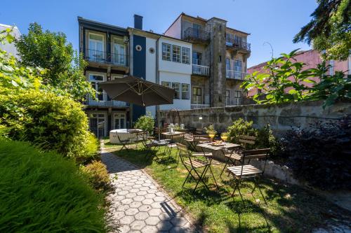 Host Wise - Homely Noble Flats - Garden & Jacuzzi