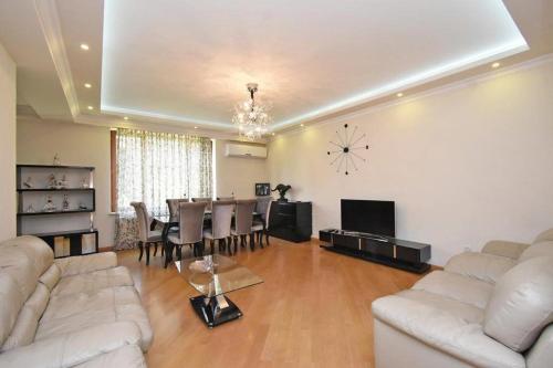 Kievyan street, 3 bedrooms Modern, New Euro Renovated House AR231