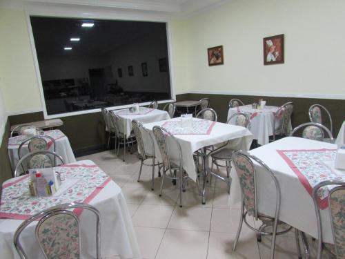 Un restaurante u otro lugar para comer en Hotel Monteneve