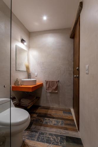 Ένα μπάνιο στο Trece Lunas Tulum - Enchanted Resort
