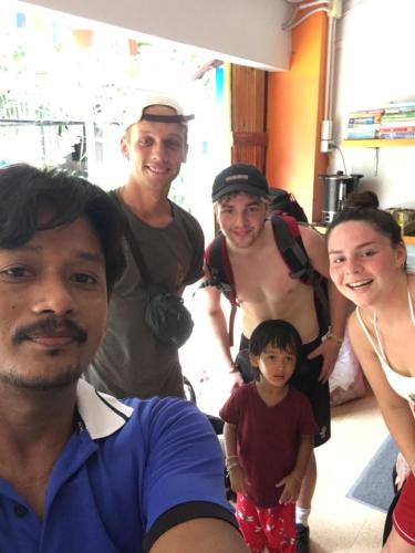 Clientes alojados en Voyagers Hostel