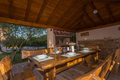 Villa Caper