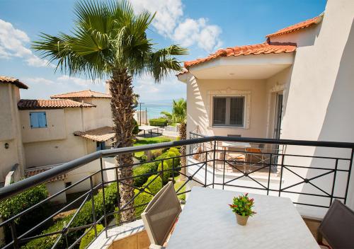 Balkoni atau teres di SUN RESIDENCE Exclusive Seaside Suites