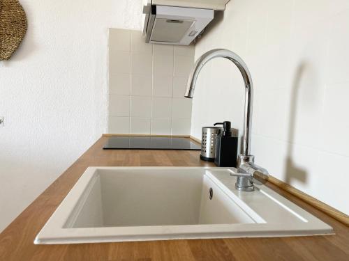 Panoramic Seaview - 2 Bedroom, Main Ave, 15 Min Walk Beach, Workspace
