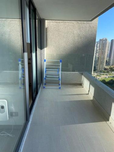 Фотография из галереи Maravilloso Departamento Nuevo, en edificio ECO COSTAS de Concon frente a Dunas y al JUMBO en Bosques De Montemar con Estacionamiento gratuito techado-check in 24-7 cable y wifi в городе Конкон