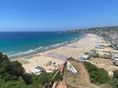 an aerial view of a beach and the ocean at Appartamento Riflessi sul mare in Gaeta