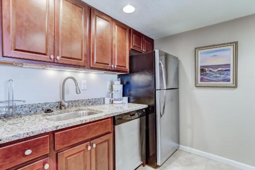327 Sandcastle condo – Photos 3