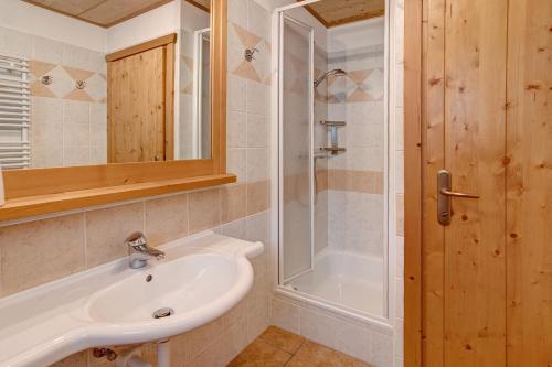 A bathroom at Baita dei ski app 2