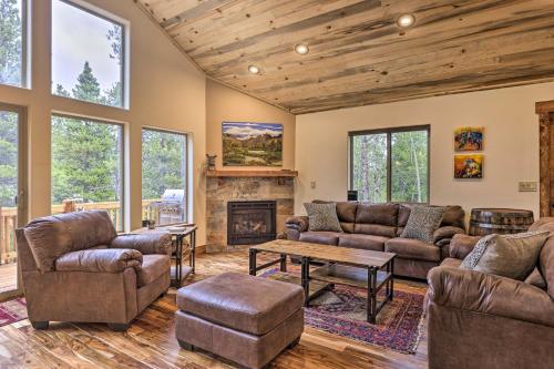 Rocky Mountain Alma Cabin with Deck and Hot Tub!