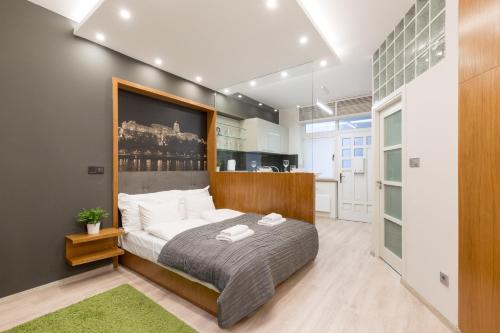 Retro Budapest Dream Suite Near The Danube