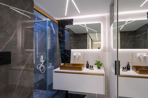 Spectacular Rooftop Loft Ell Fil