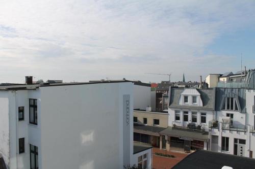 a view of a city skyline with buildings at Iderhoff Iderhoff 18 in Norderney