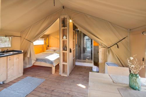 Imagen de la galería de Sea Glamping, en Kotor