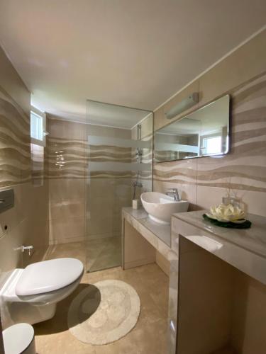 Koupelna v ubytování Kaldis Apartment